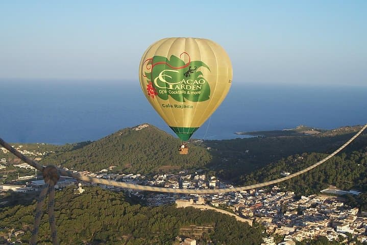 Private Hot Air Balloon Ride in Mallorca with Champagne and Snacks