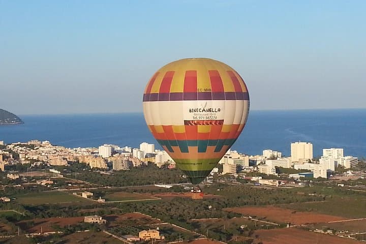 Private Hot Air Balloon Ride in Mallorca with Champagne and Snacks