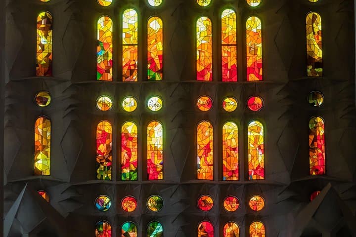 Sagrada Familia Guided Tour with Towers Access