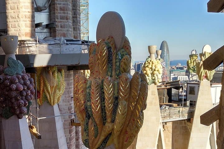 Sagrada Familia Guided Tour with Towers Access