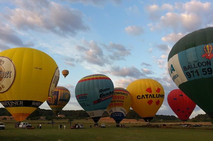 Romantic Sunrise Balloon Tour in Majorca
