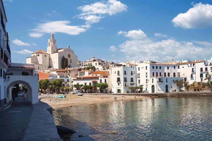 Private Dalí Museum and Tour from Barcelona