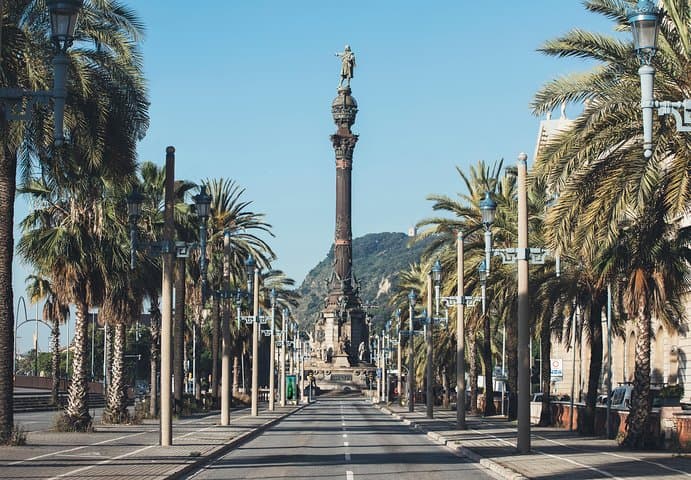 Columbus Monument Lookout: Scenic Ramblas, Sea and Montjuïc Views