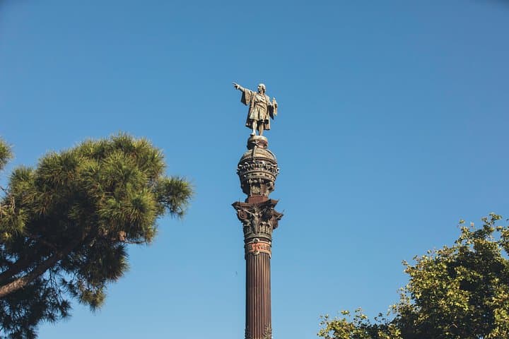 Columbus Monument Lookout: Scenic Ramblas, Sea and Montjuïc Views