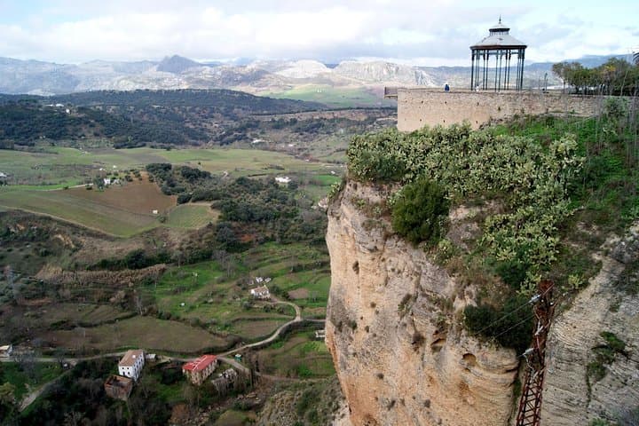 Ronda and White Villages Guided Day Tour from Seville