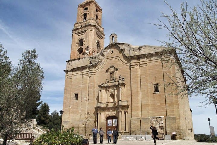Dalí, Besalú & Garrotxa - Small group