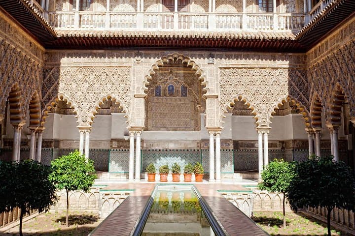 Seville Guided Tour: Alcazar, Cathedral & Giralda in English
