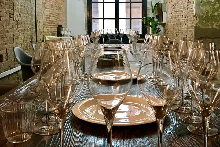 Barcelona Fun Wine Tasting with a Sommelier