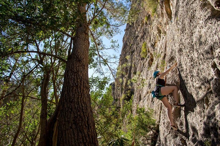 Climbing in Montanejos
