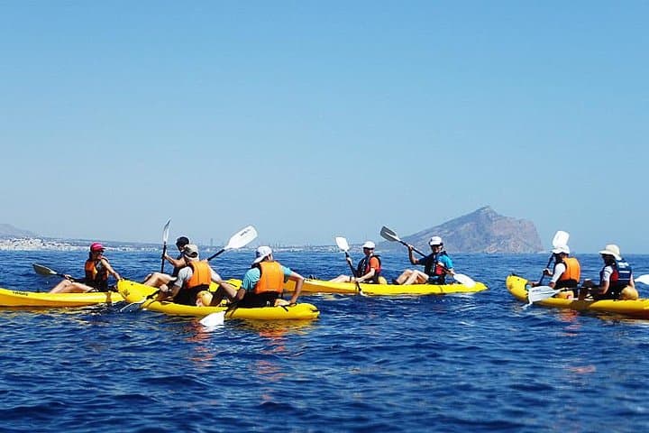 Kayak excursion in Altea to Cova dels Coloms Platja Mascarat