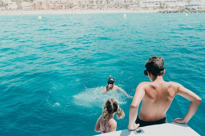Enjoy the sea with a relaxing bath or snorkeling