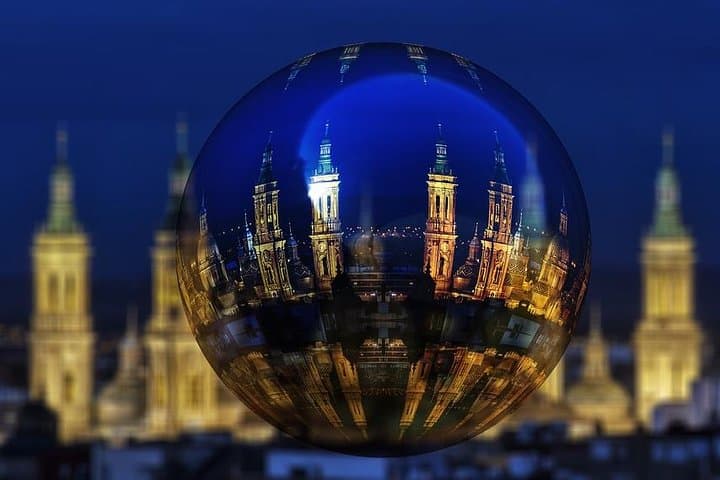 Private City Tour of Zaragoza with driver and official tour guide
