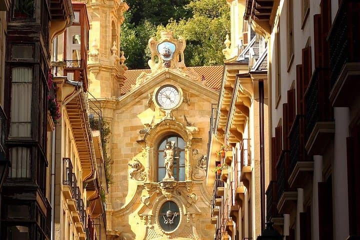 San Sebastian Complete Private Walking City Tour w/ Monte Igeldo