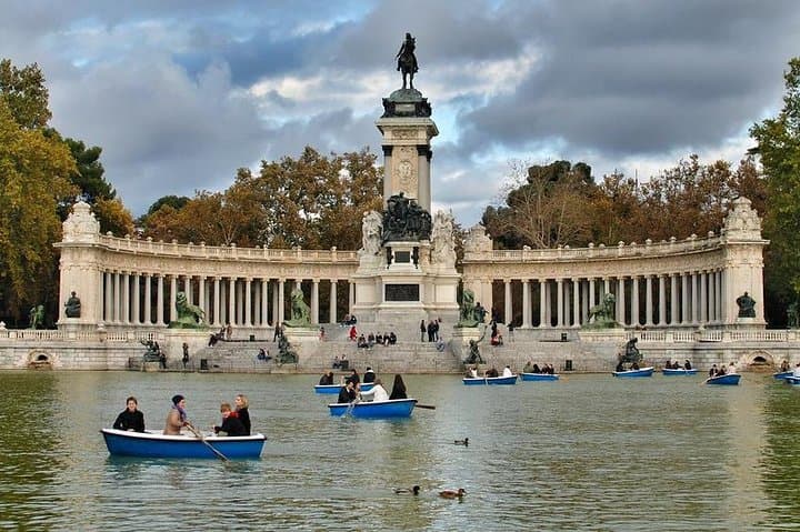 Private One-Way Transfer to OR from Madrid Airport with private pick up