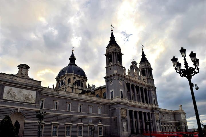 Self-guided city game in Madrid: grand and majestic secrets
