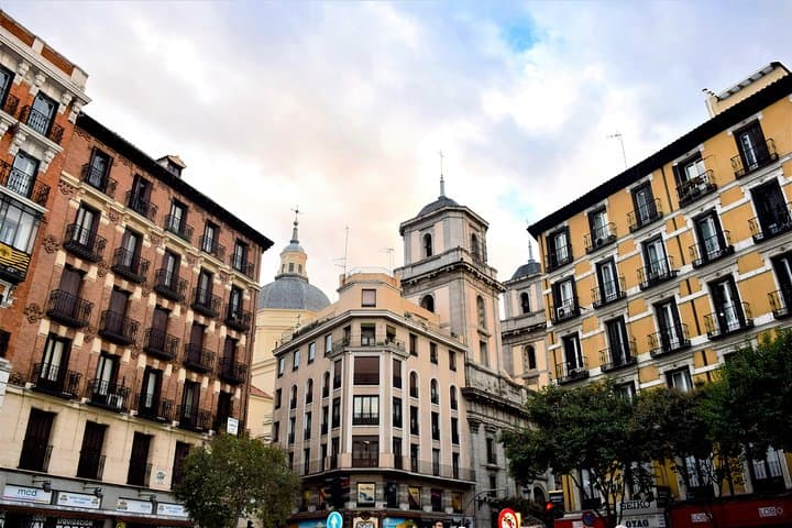 Self-guided city game in Madrid: grand and majestic secrets