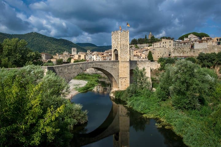 Medieval Three Villages Small Group Day Trip from Barcelona