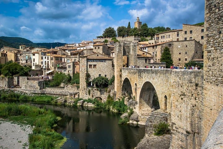 Medieval Three Villages Small Group Day Trip from Barcelona