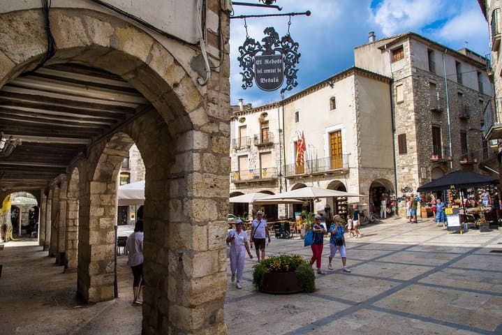 Medieval Three Villages Small Group Day Trip from Barcelona