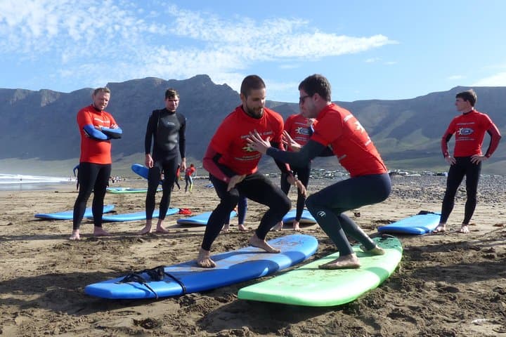 Surf class in Famara 9:15-12:00 or 11:45-14:30 (2h class)