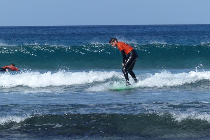 Surf class in Famara 9:15-12:00 or 11:45-14:30 (2h class)
