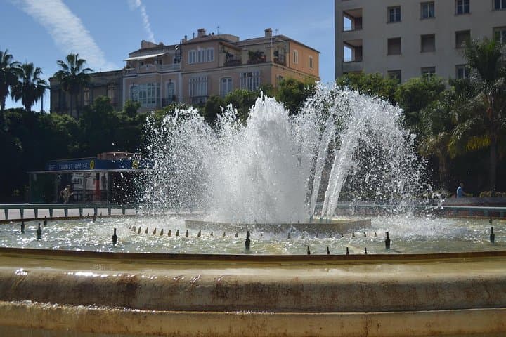 Squares of Granada
