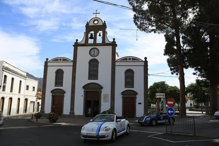 Vw Beetle Convertible Island tour
Discover the island on a different way