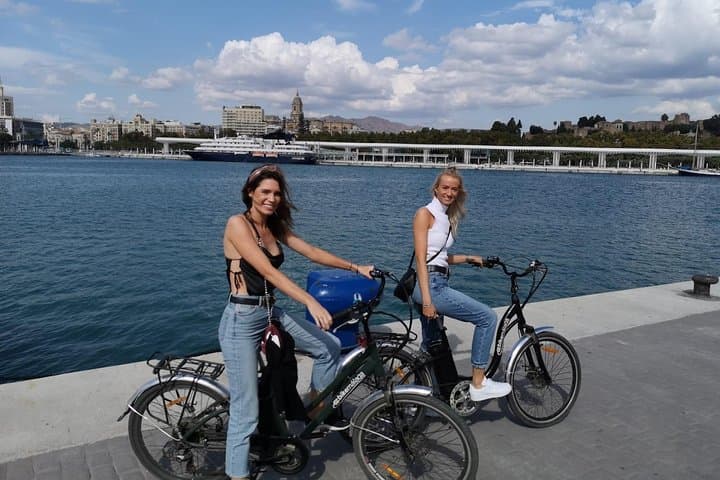 Package E-bike tour and rental - the Port