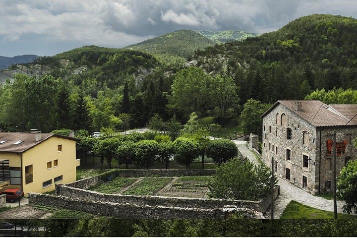 From Barcelona: Private Day Trip to Spain, France & Andorra