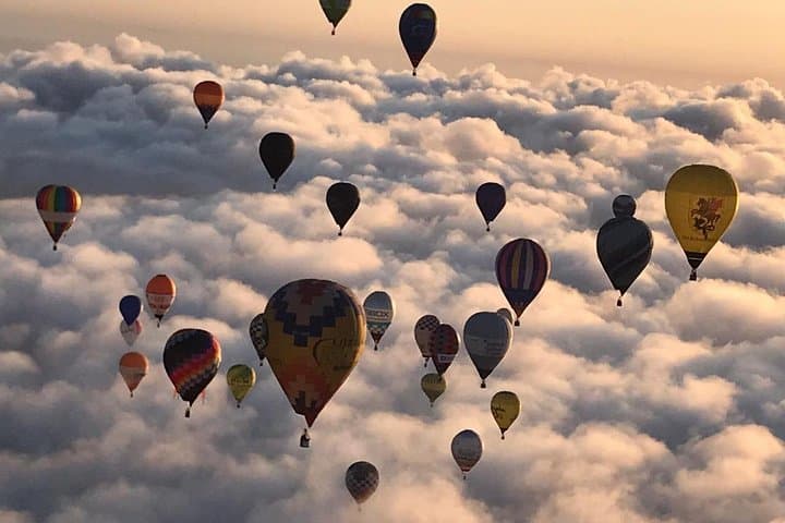 Romantic Sunrise Balloon Tour in Majorca