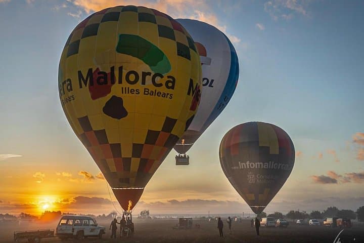 Romantic Sunrise Balloon Tour in Majorca