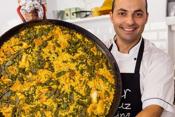 Seville: Paella & Tapas Cooking Class + Triana Market Tour