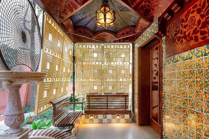 Exclusive Casa Vicens & Park Güell Tour with Official Guide