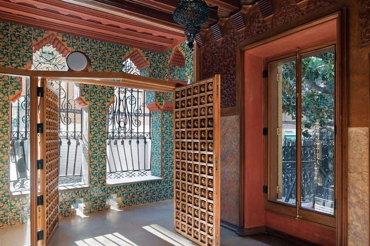 Exclusive Casa Vicens & Park Güell Tour with Official Guide