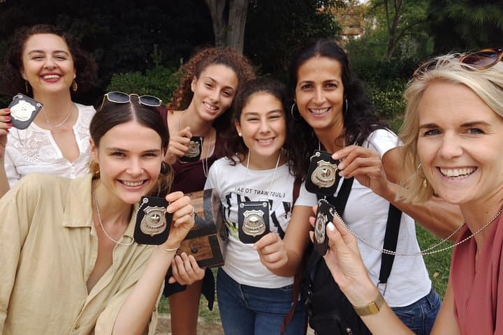 Private Family Treasure Hunt | Guided, fun & 100% Offline | Xventura Barcelona