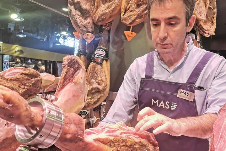 Sant Antoni Market tour with Catalan traditional breakfast