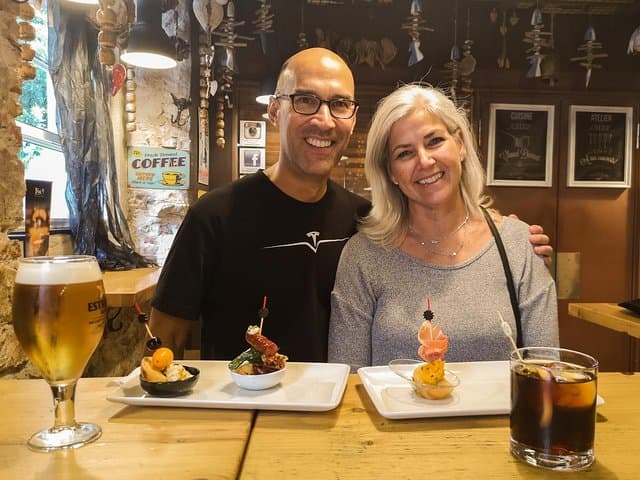 The most complete Food & Drink tasting tour of Barcelona in traditional taverns