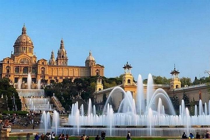 Montjuïc: Magic & Art Bike Tour Barcelona