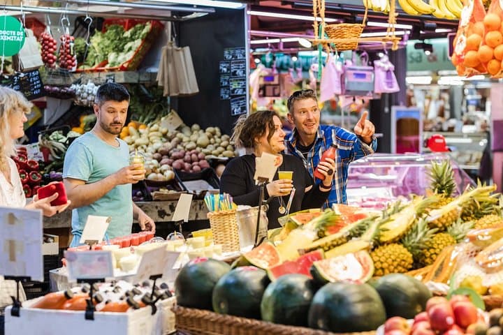 Barcelona: Private & Custom Walking Tour with a Local (8-hours)