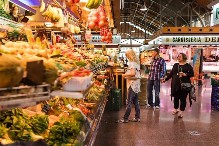 Barcelona: Private & Custom Walking Tour with a Local (8-hours)