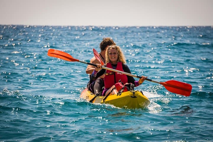 2 Hours Kayak Tour in Cerro Gordo Natural Park, La Herradura