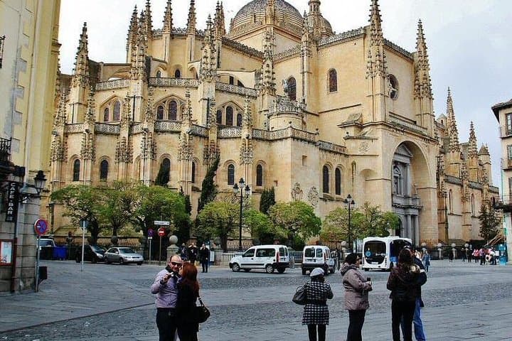 City Tours in Segovia Roundtrip the same day from Madrid