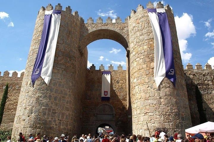 Private Tour Ávila - Segovia from Madrid with Tapas Route