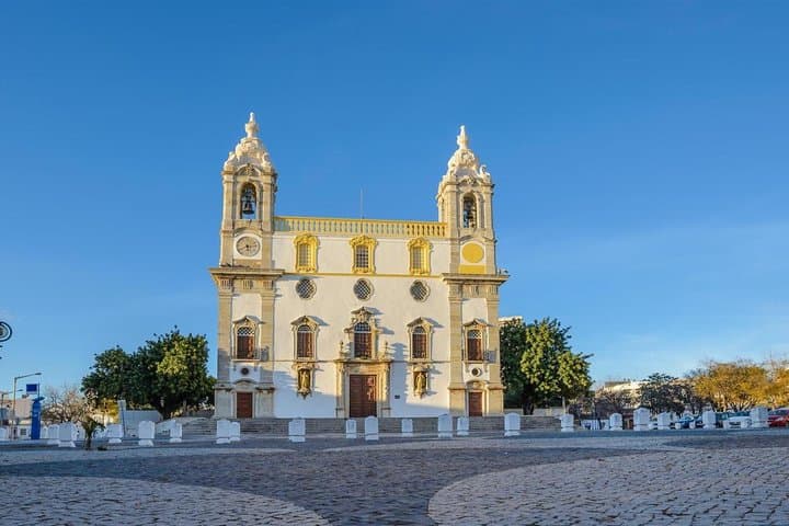 Private Transfer from Seville to Faro (FAO) Airport