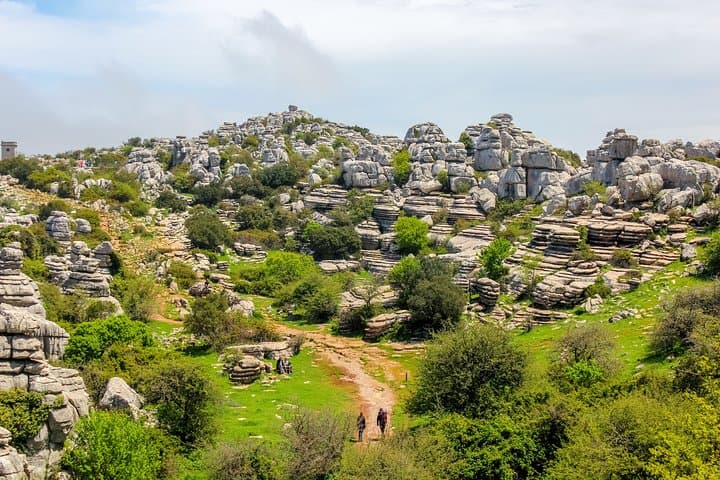 Torcal de Antequera hiking tour from Malaga by MALAGA ACTIVA TOURS.