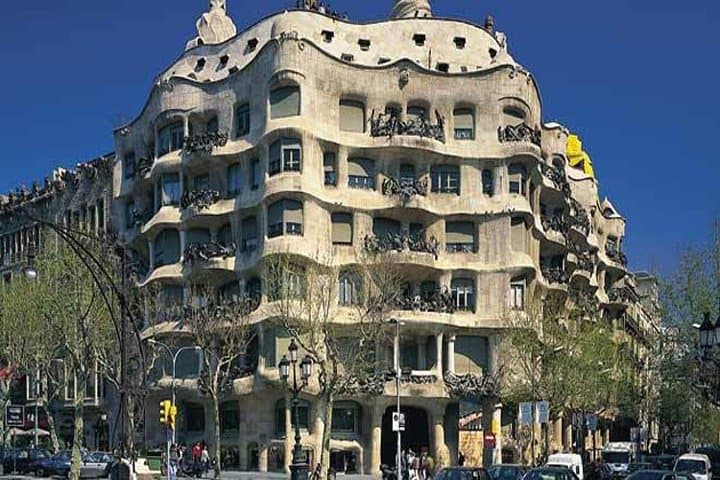Barcelona Gaudi Tour: Sagrada Familia, Casa Batllo & Casa Mila