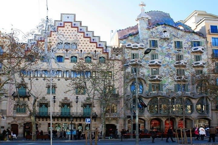 Barcelona Gaudi Tour: Sagrada Familia, Casa Batllo & Casa Mila