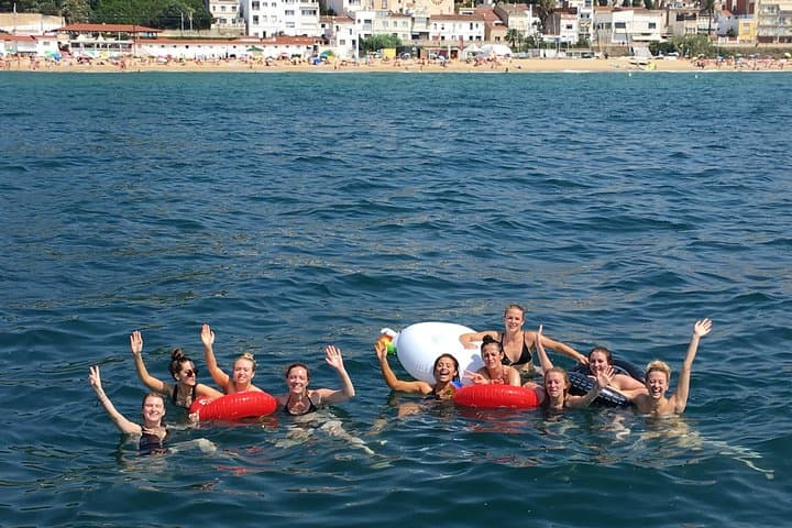 Swim and Enjoy - Boat Tour In Barcelona City with Cava and Drinks