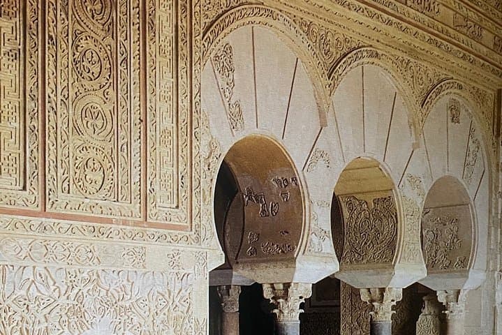 Guided tour of Medina Azahara with official guides