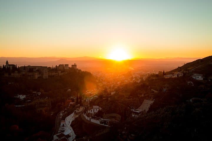 Granada: Albaicin and Sacromonte Sunset Tour - by Oh My Good Guide!